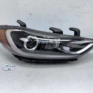 OEM 2017-2018 hyundai elantra halogen front right headlight 92102f3000