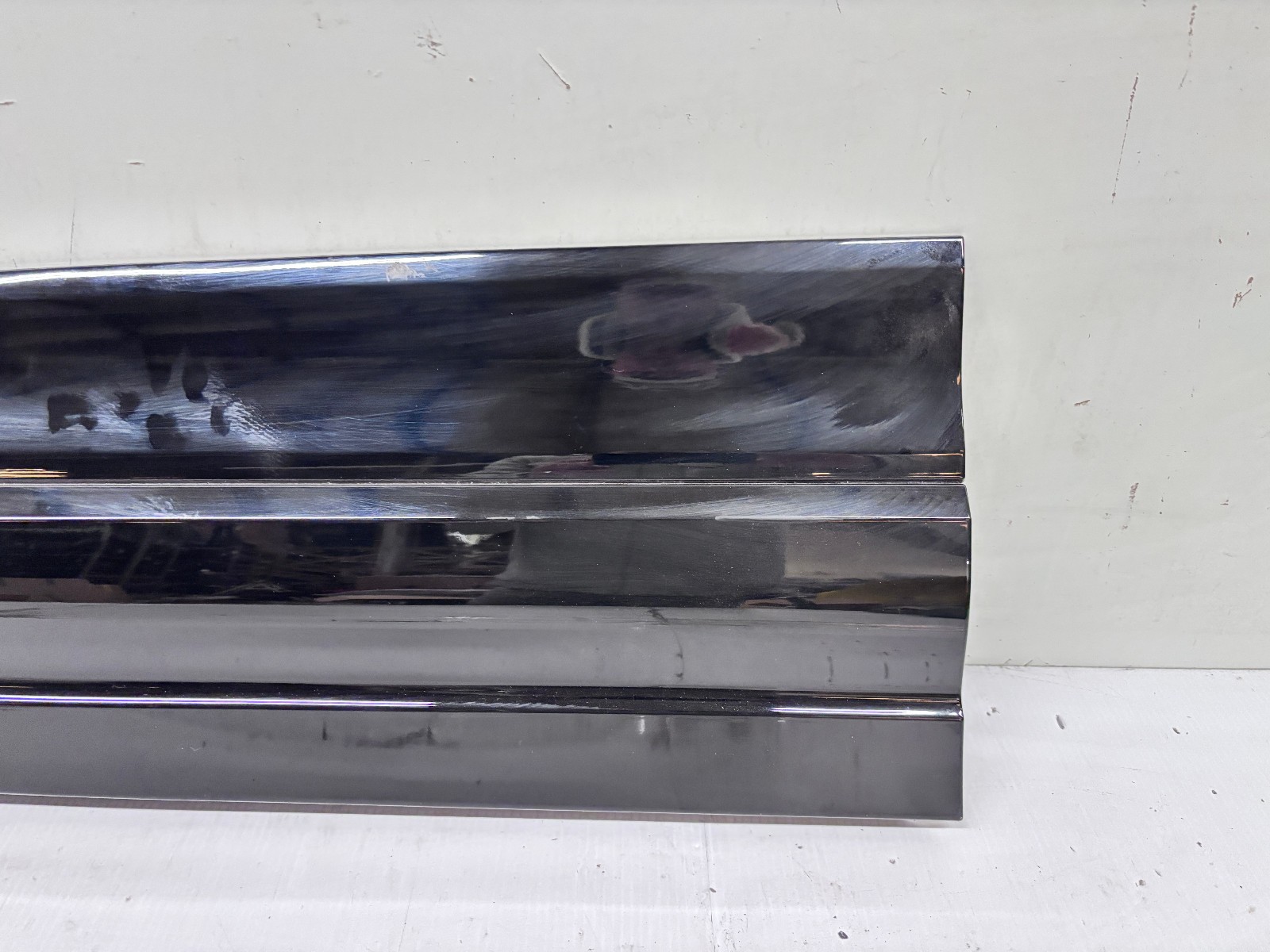 2024 2025 AUDI Q6 SQ6 E-TRON FRONT LEFT OEM DOOR TRIM MOLDING BLACK 85H853959A - Image 2