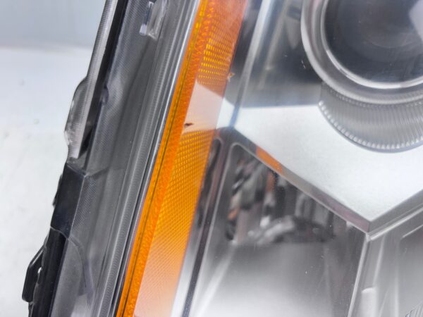2010-2014 2015 2016 Cadillac SRX Halogen front Left OEM headlight 22853872 - Image 9
